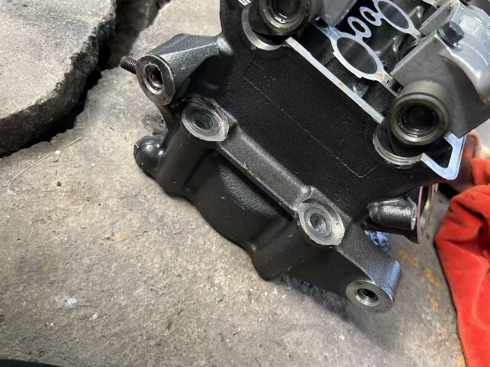 Used OEM Yamaha YZF-R6 Cylinder Head Assembly OEM 2C0111010100 – Used, ~12K Mile — Photo 16 of 23