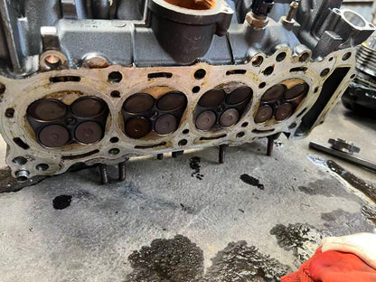 Used OEM Yamaha YZF-R6 Cylinder Head Assembly OEM 2C0111010100 – Used, ~12K Mile — Photo 18 of 23