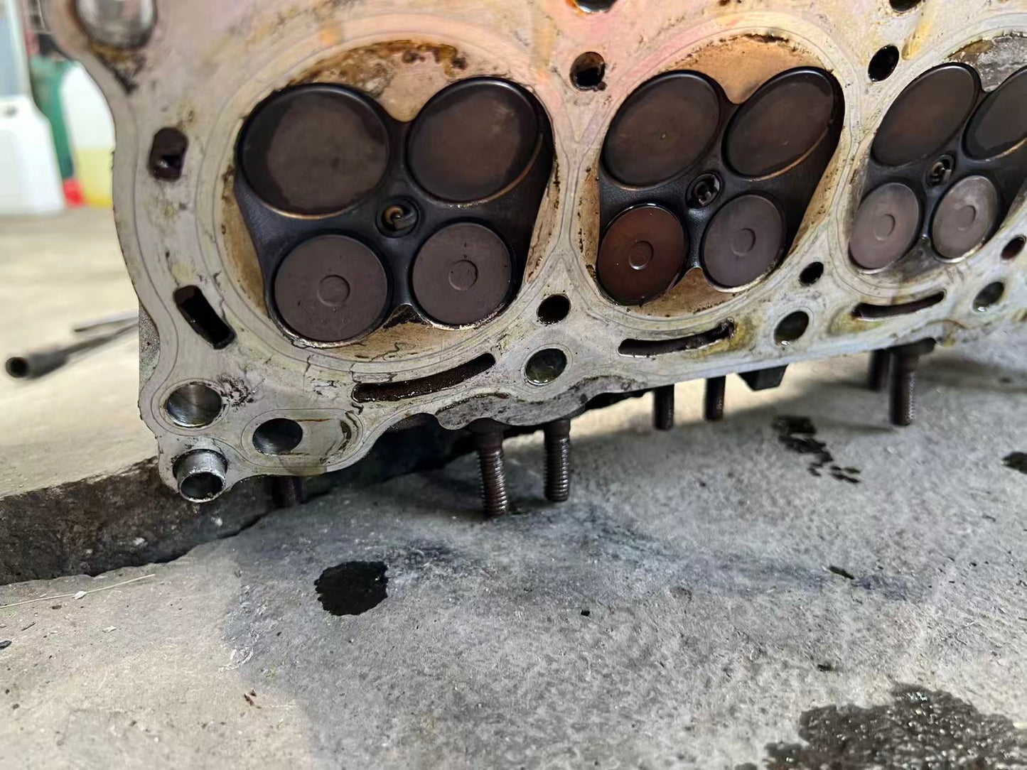 Used OEM Yamaha YZF-R6 Cylinder Head Assembly OEM 2C0111010100 – Used, ~12K Mile — Photo 19 of 23