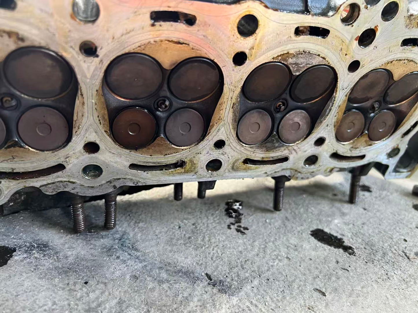 Used OEM Yamaha YZF-R6 Cylinder Head Assembly OEM 2C0111010100 – Used, ~12K Mile — Photo 20 of 23