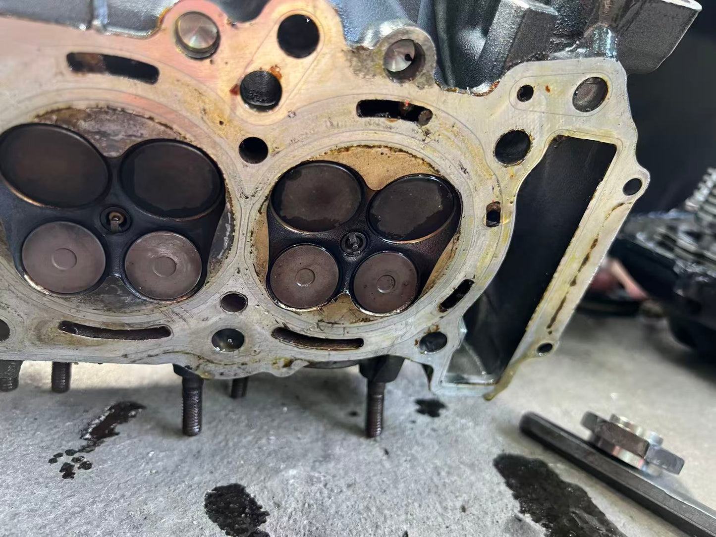 Used OEM Yamaha YZF-R6 Cylinder Head Assembly OEM 2C0111010100 – Used, ~12K Mile — Photo 22 of 23