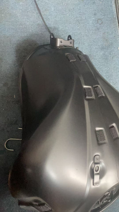 ** Kawasaki Z1000 fuel tank used OEM repainted – surface condition detail as pictured **ALT 5 (included items / what's in the