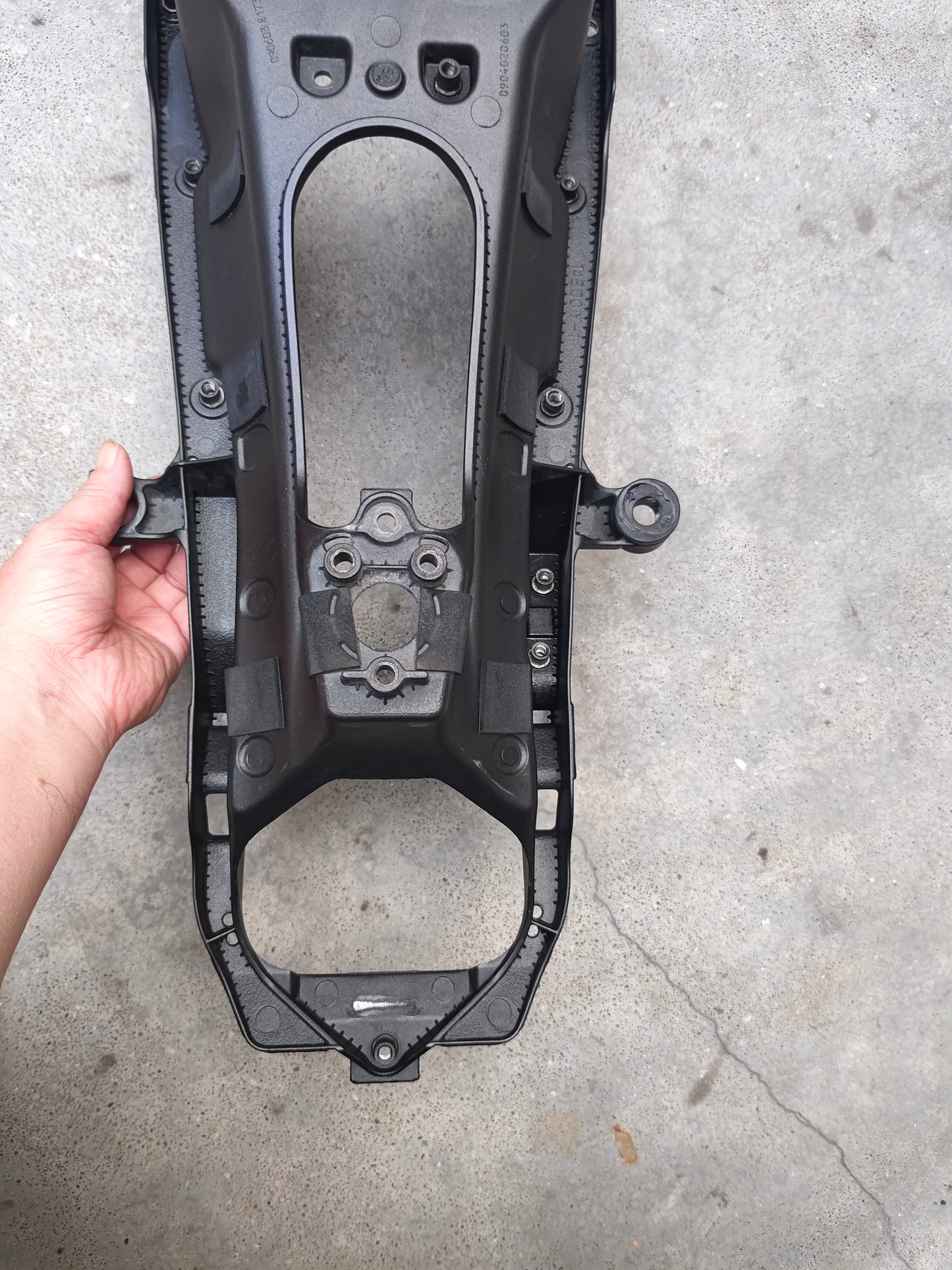 09-14 Yamaha YZF R1 Rear Subframe Tail Frame Sub Frame Genuine OEM Straight