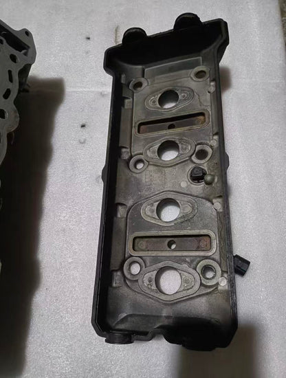 2006 Suzuki GSXR 600 GSXR600 Cylinder Head Engine Valve Cover Camshaft