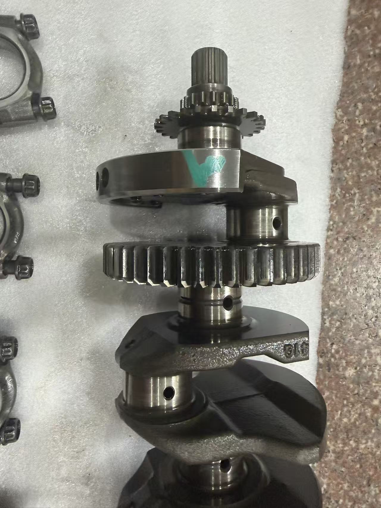 Used OEM Suzuki GSX-R1000 Crankshaft w/ Connecting Rods & Bearings – OEM K5–K8 2 — Photo 17 of 19