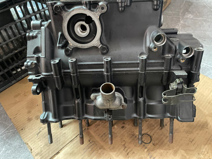 08-16 Yamaha YZFR6 R6 Crankcase Crank Case Engine Motor Block Piston Lot