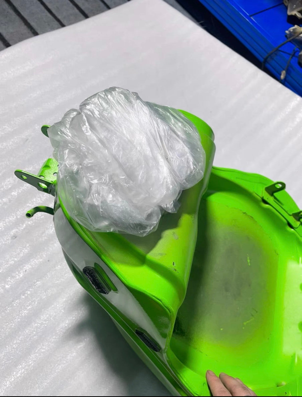 2010 Kawasaki Zx6r 636 Fuel Gas Tank Repainting Black — Photo 9 of 9