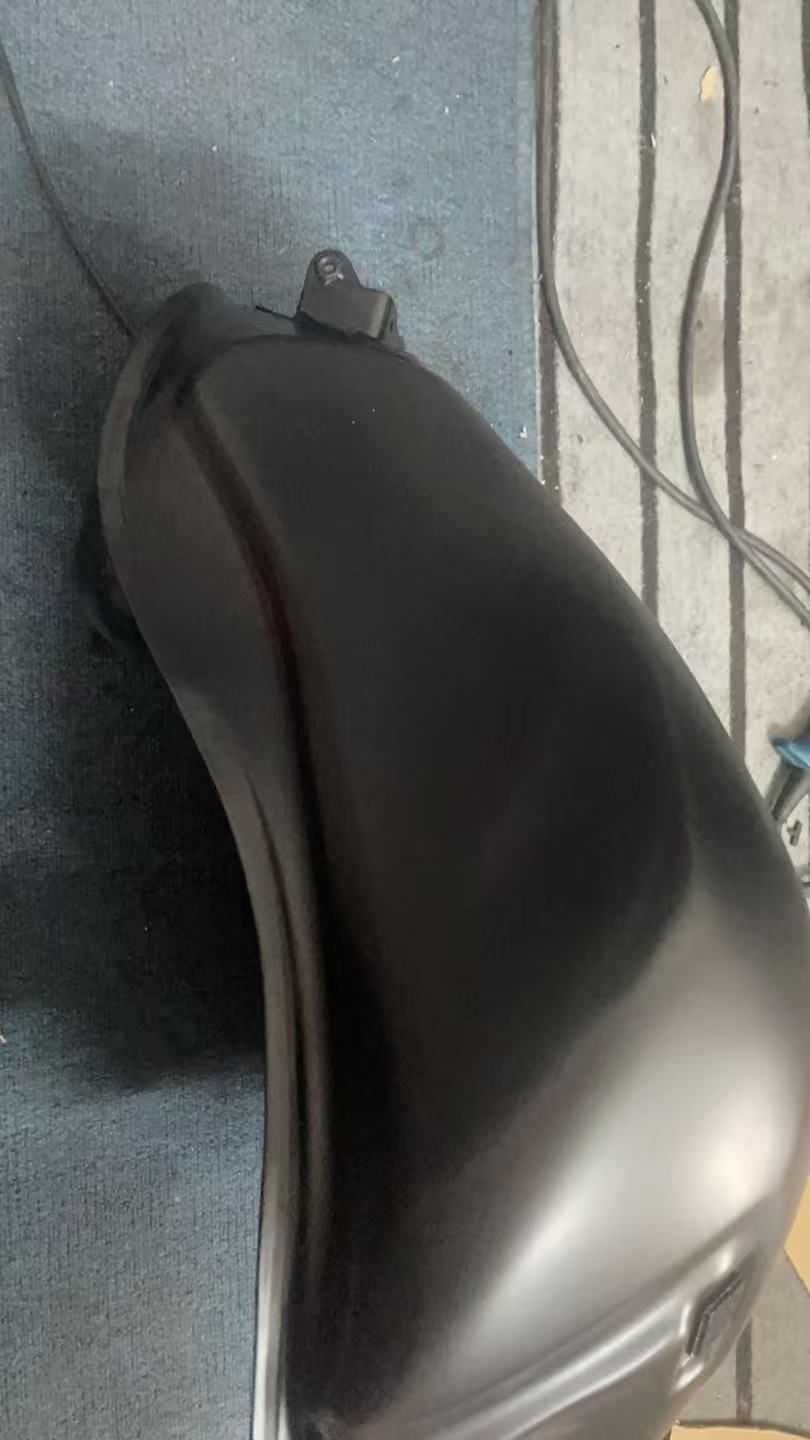 ** Kawasaki Z1000 fuel tank OEM 510010791739 – what's included, tank as shown in photos