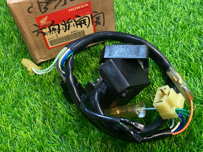 79-82 本田 CB750F CB900F CB1100R 全新轉向信號喇叭開關 35200-438-601