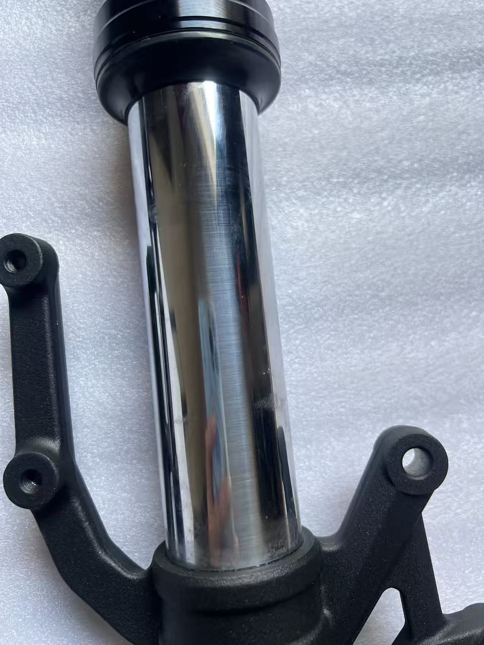 Used OEM Kawasaki Z900 Front Fork Set 44071-1222/1223 – OEM, Oil Drained PN:4407 — Photo 9 of 12