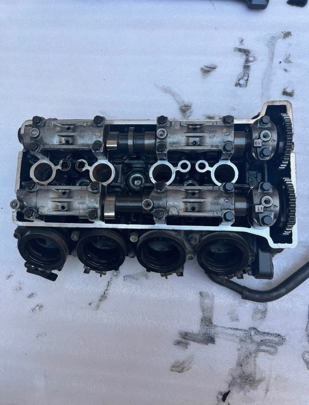 06-18 Yamaha YZF-R6 Cylinder Head Valves and Camshafts