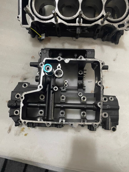 08-16 Yamaha YZFR6 R6 Crankcase Crank Case Engine Motor Block Piston Lot