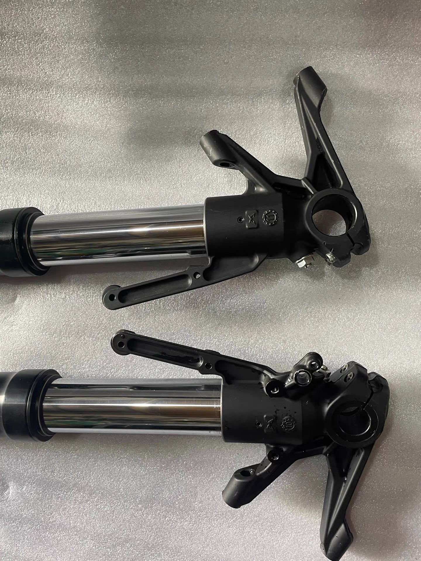 Used OEM Ducati Diavel 1200 Front Fork Pair Left & Right 2011-2014 Clean Stanchions