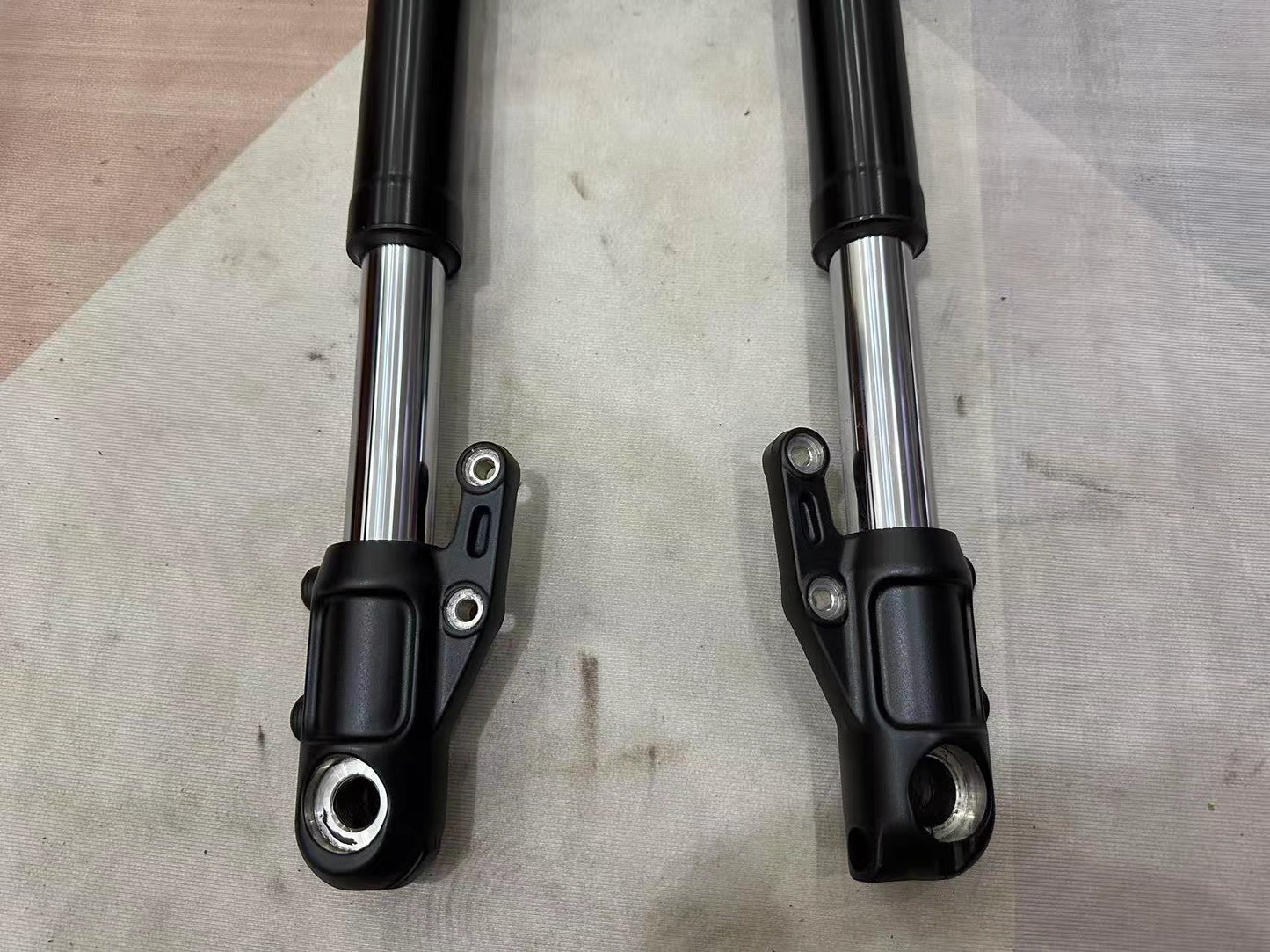 Harley-Davidson Low Rider S/ST FXLRS FXLRST OEM Front Fork & Triple Tree Set