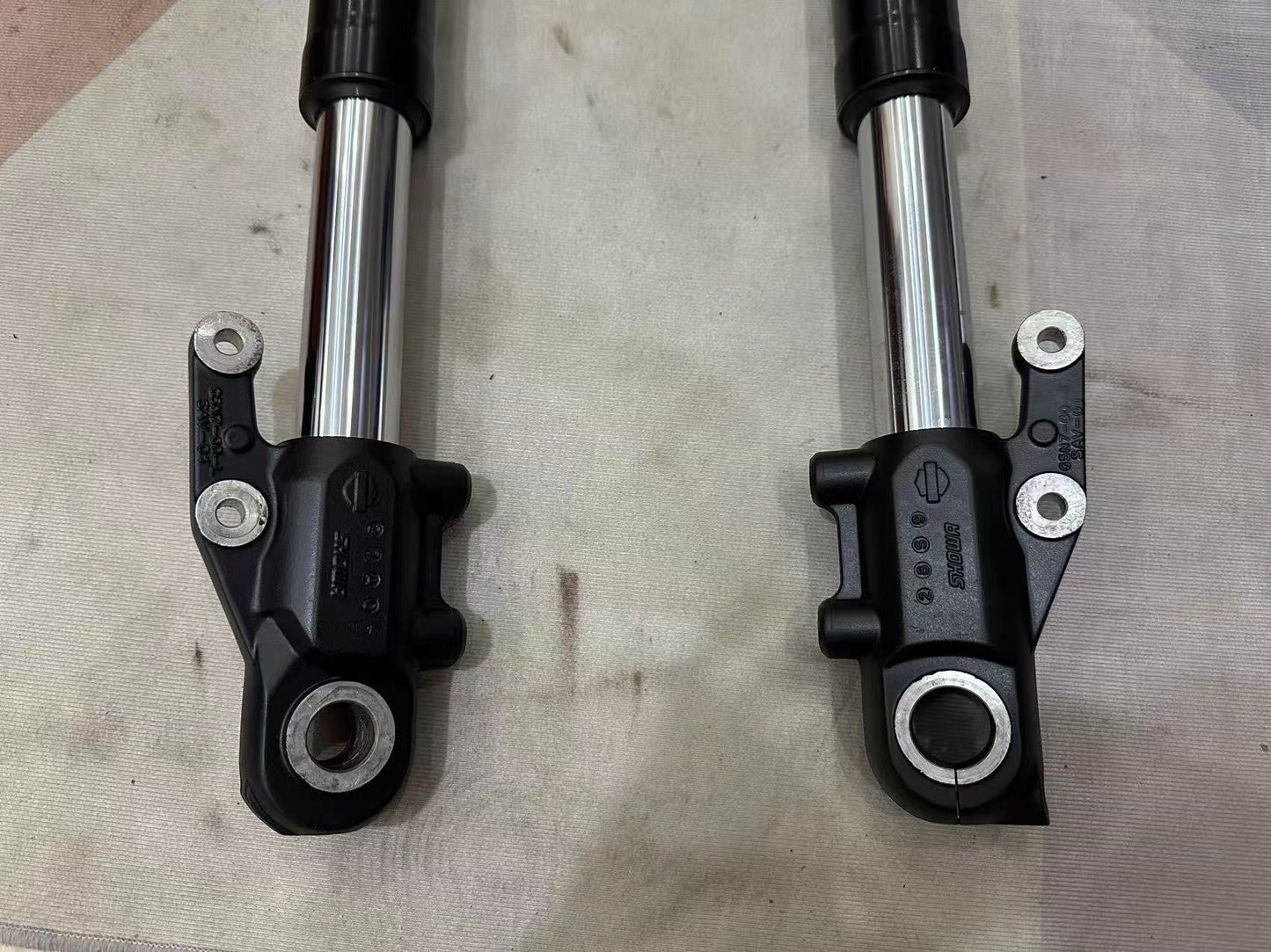 Harley-Davidson Low Rider S/ST FXLRS FXLRST OEM Front Fork & Triple Tree Set