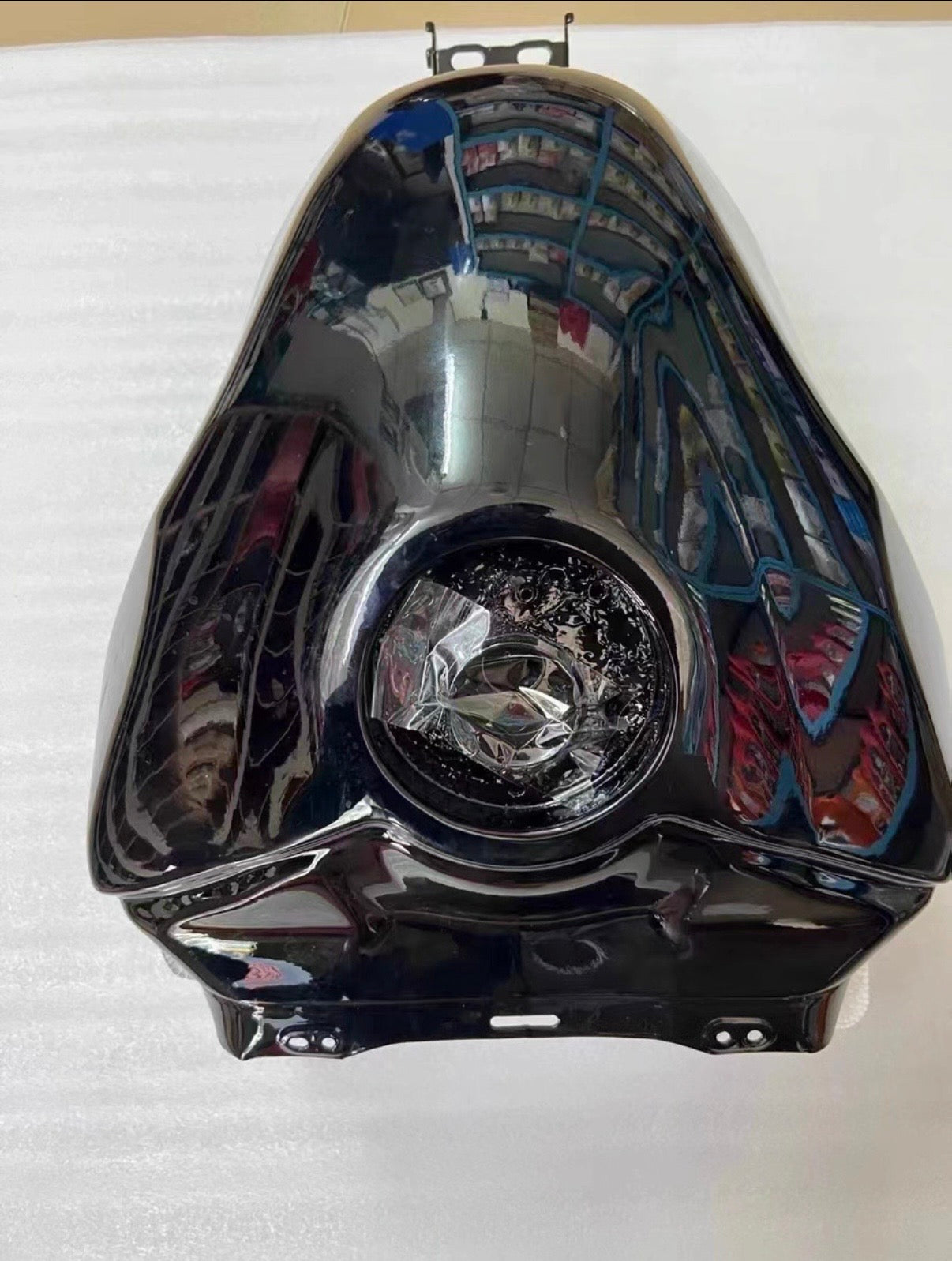 Yamaha YZF-R1 2009-2014 gas tank gloss black – fuel filler neck close-up
