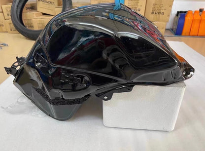 Yamaha YZF-R1 2009-2014 fuel tank – front mounting tabs fitment reference
