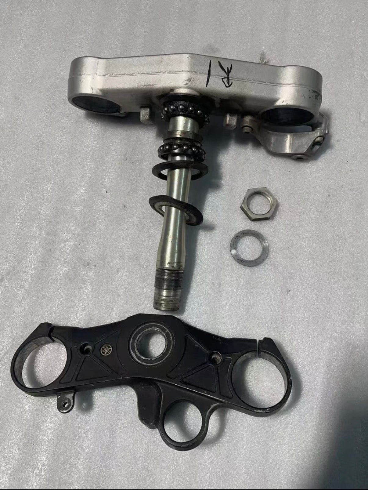 Damaged Front Fork & Triple Tree Clamp Set for Parts Use - YAMAHA R1 (2009-2011) | OEM Core Components