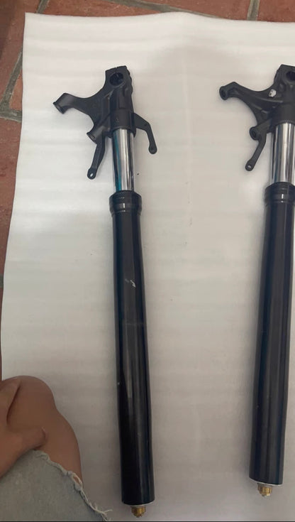 Damaged Front Fork & Triple Tree Clamp Set for Parts Use - YAMAHA R1 (2009-2011) | OEM Core Components