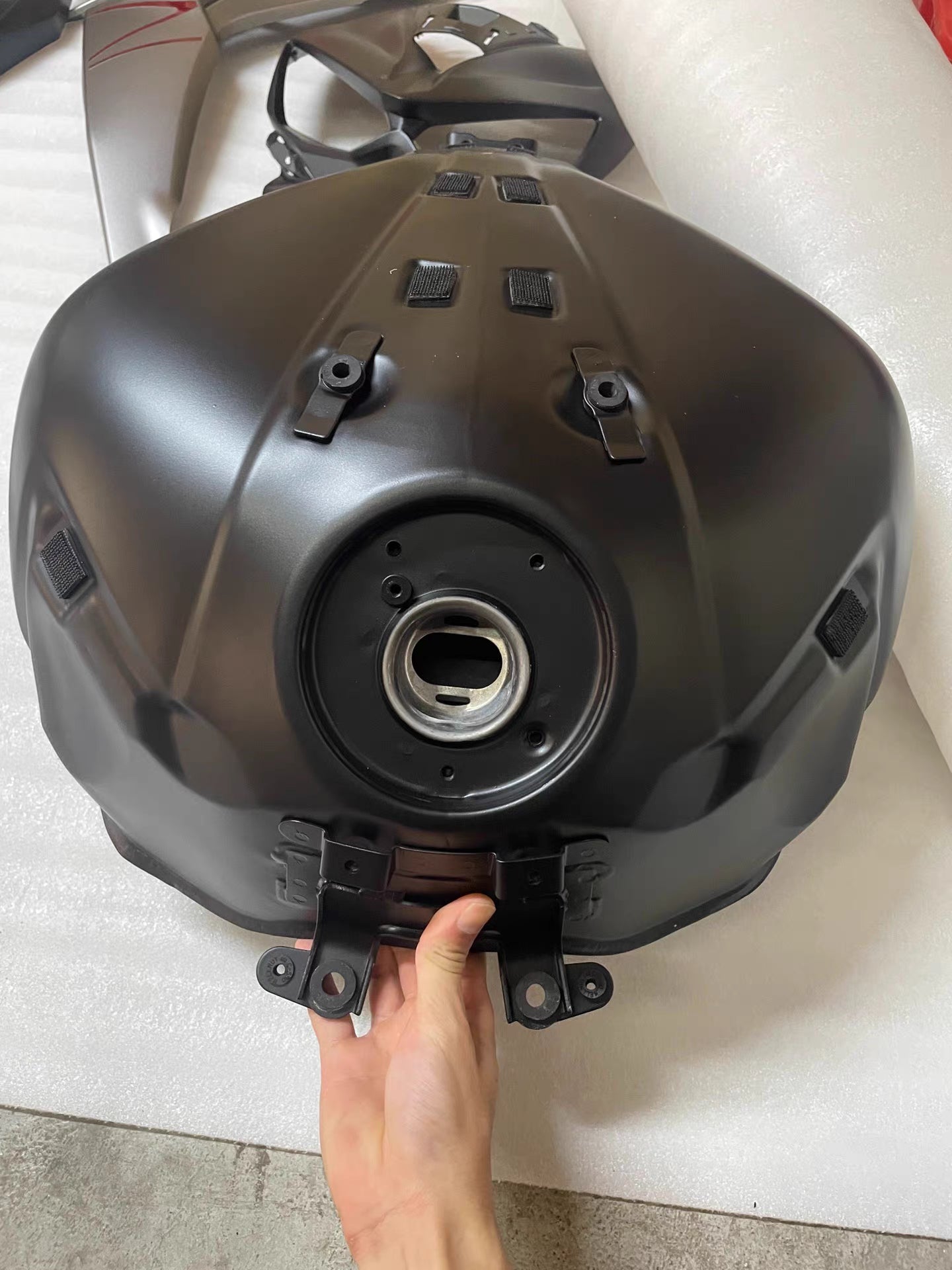 Genuine OEM Fuel Tank (17L) - Kawasaki Z1000 (2014-2020) | Rust-Free Interior & Professionally Repainted Matte Black #51001-0791-660