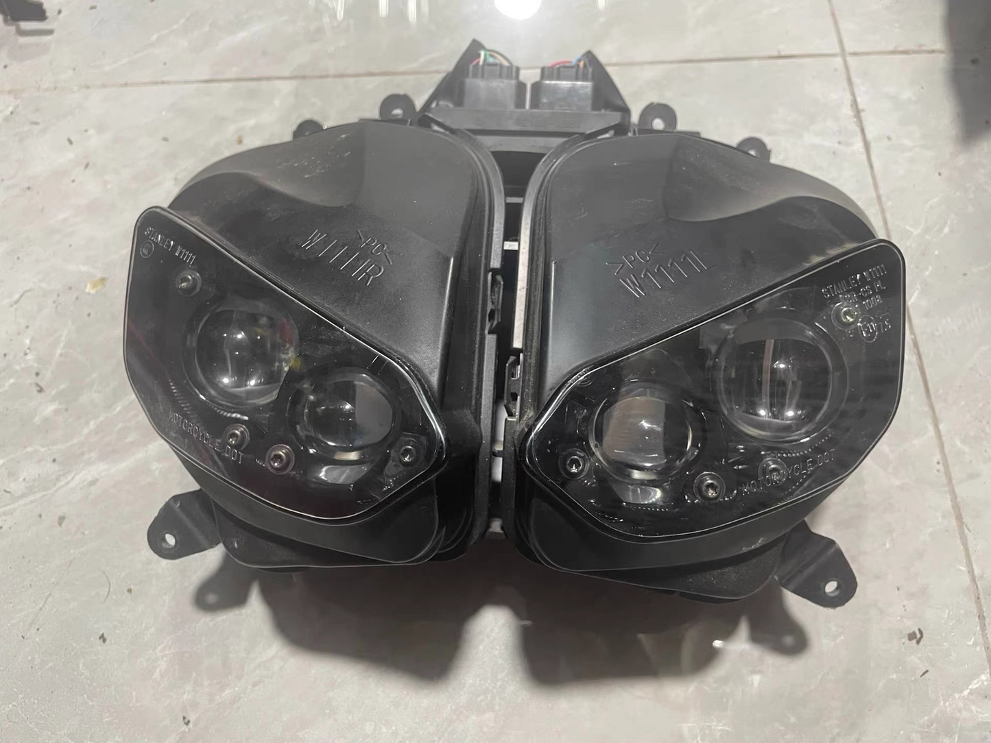 LED Headlight Assembly - KAWASAKI Z1000 (2014-2020) - Genuine OEM Front Lamp | 23001-0046