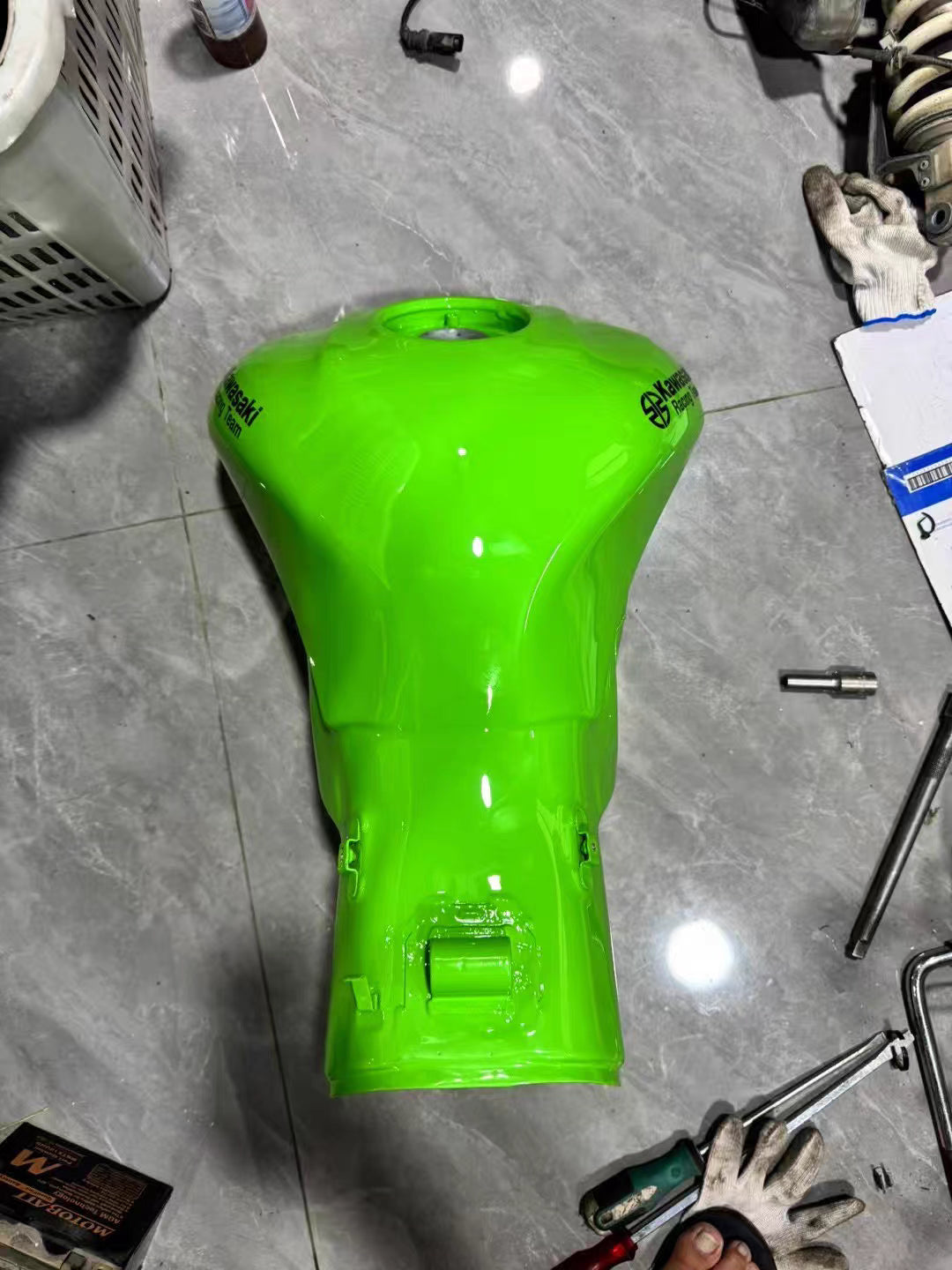 Fuel Gas Tank - Kawasaki Ninja ZX-10R (2011-2015) | Refurbished KRT Lime Green OEM