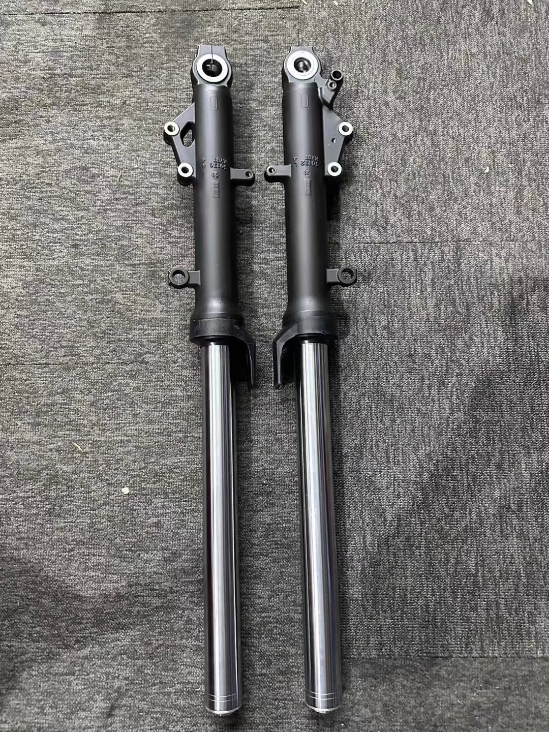 Genuine OEM Front Fork Tubes Set (Pair) - Kawasaki Ninja 650 / Z650 (2017-2023) | Pristine Condition & No Pitting #44071-1201-32A