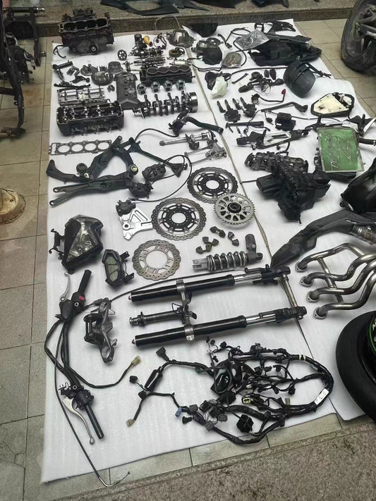 [Breaking for Spares] Kawasaki Z800 - All Parts Available | Complete Engine & Engine Internals | INQUIRE FOR PRICE