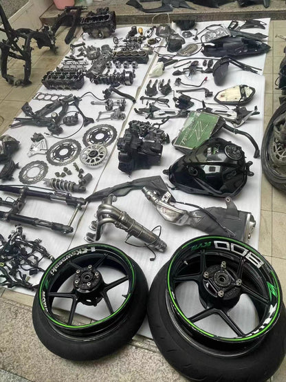 [Breaking for Spares] Kawasaki Z800 - All Parts Available | Complete Engine & Engine Internals | INQUIRE FOR PRICE