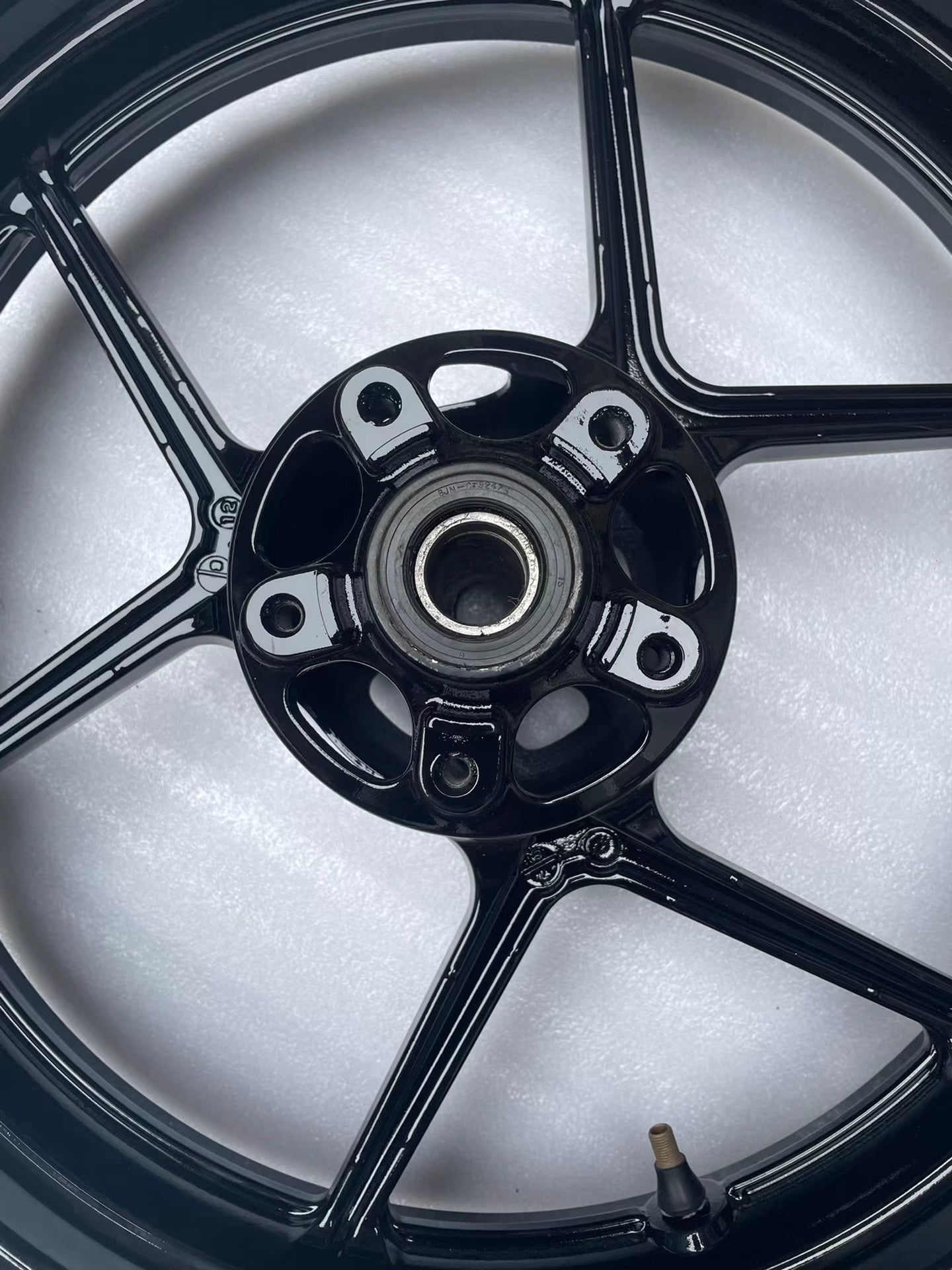 Kawasaki ZX6R 636 front wheel rim profile and bead seat, 17x3.5 size
