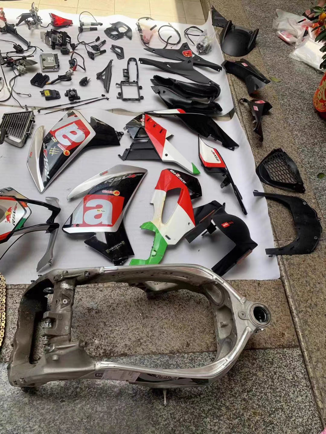 Aprilia RSV4 RF (2015-2018) OEM Parts — Parting Out | Message for Any Part