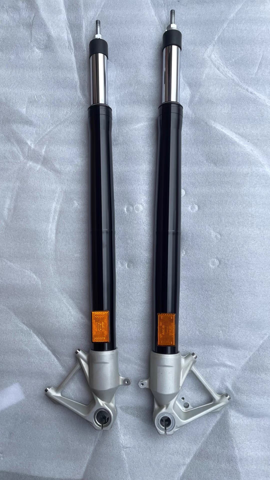 BMW R1200GS 2013-2018 front fork legs matched pair used standard suspension full overview
