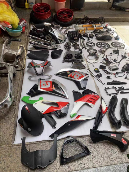 Aprilia RSV4 RF (2015-2018) OEM Parts — Parting Out | Message for Any Part