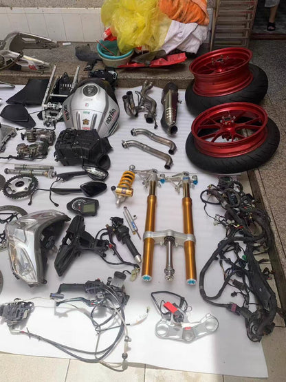 Aprilia RSV4 RF (2015-2018) OEM Parts — Parting Out | Message for Any Part