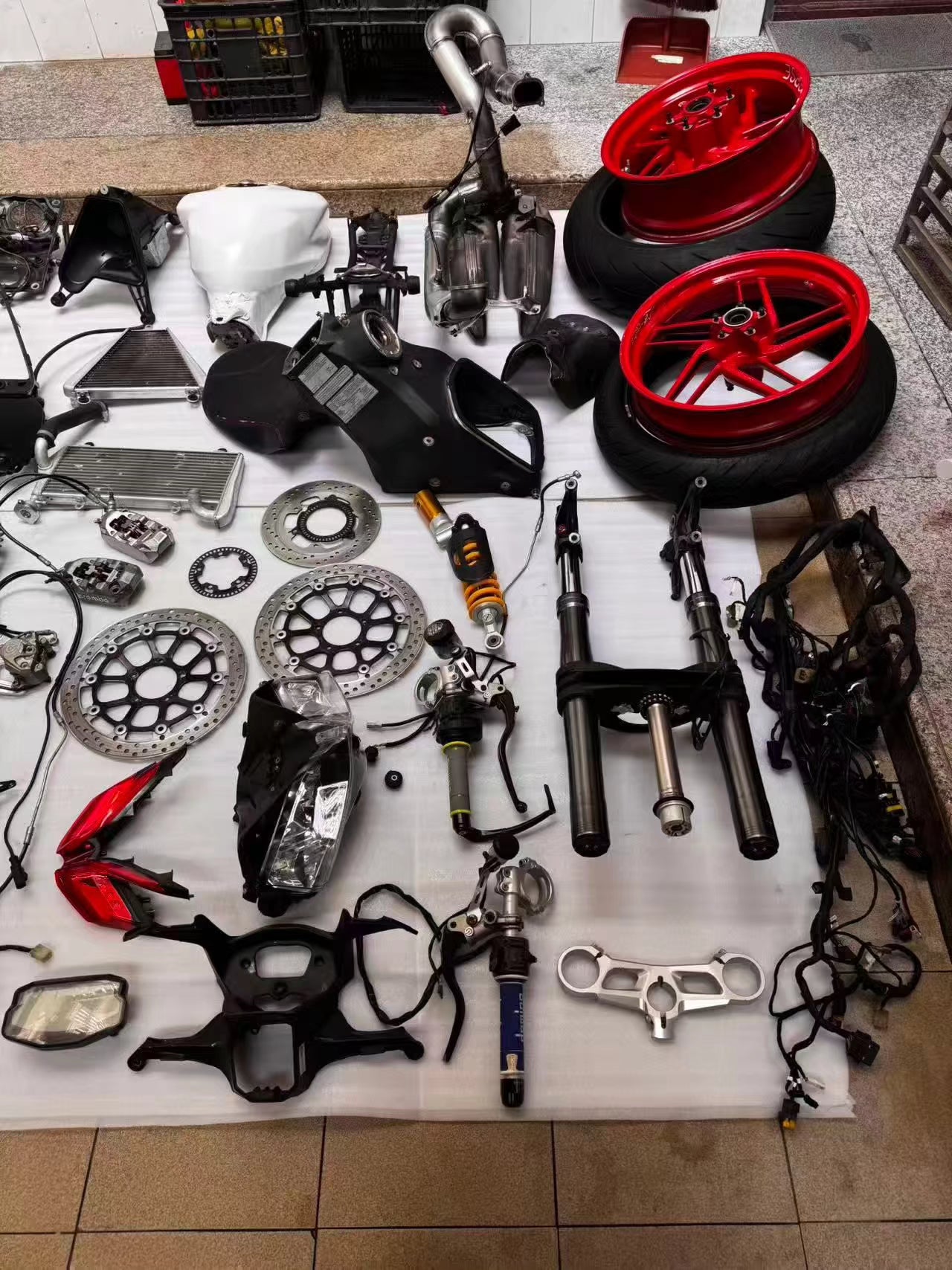 Ducati Panigale 959 (2016-2019) OEM Parts — Parting Out | Message for Any Part