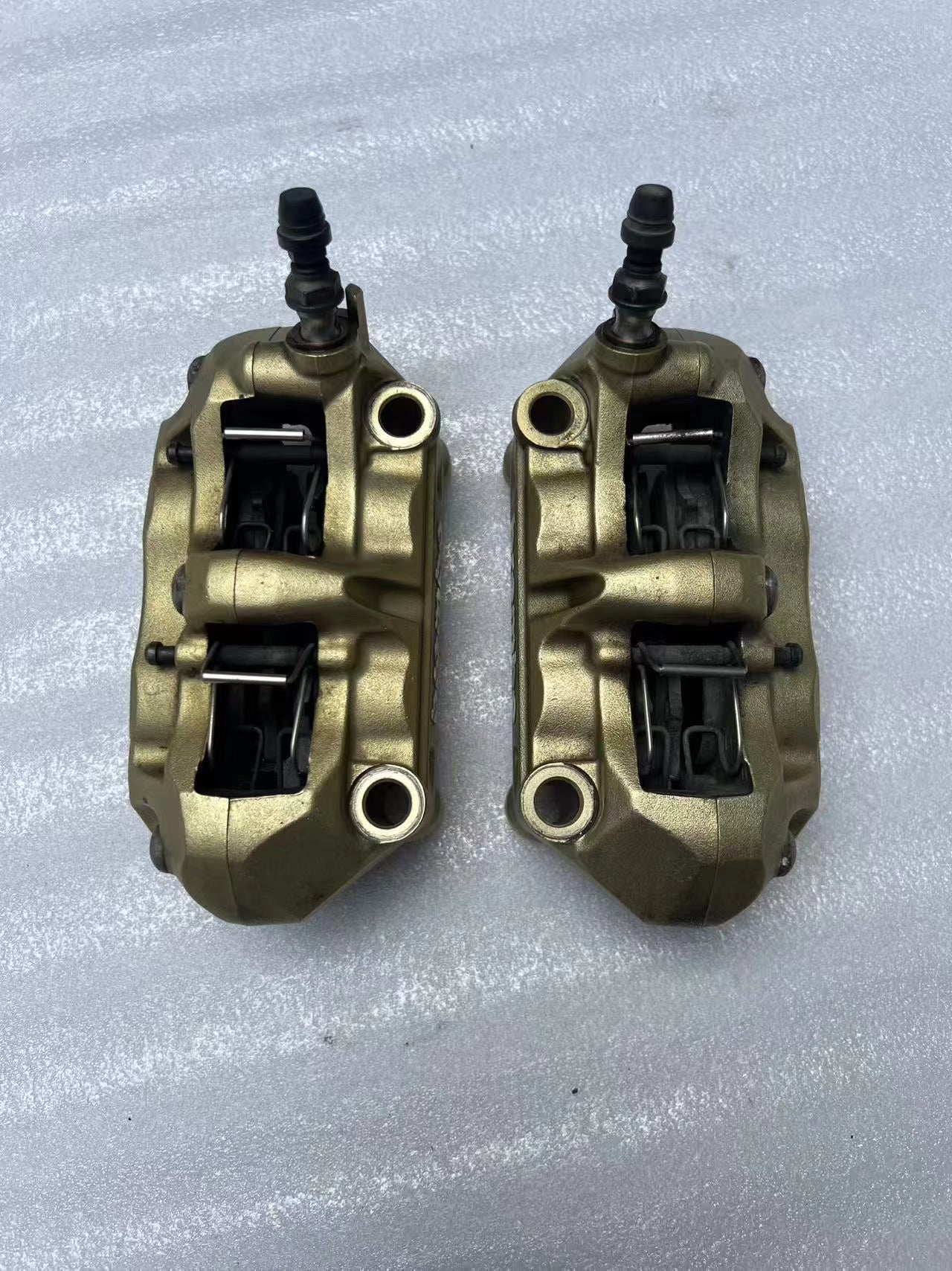 Genuine Brembo Front Brake Calipers Set (2009-2014) - BMW S1000RR S1000R | 100mm Radial