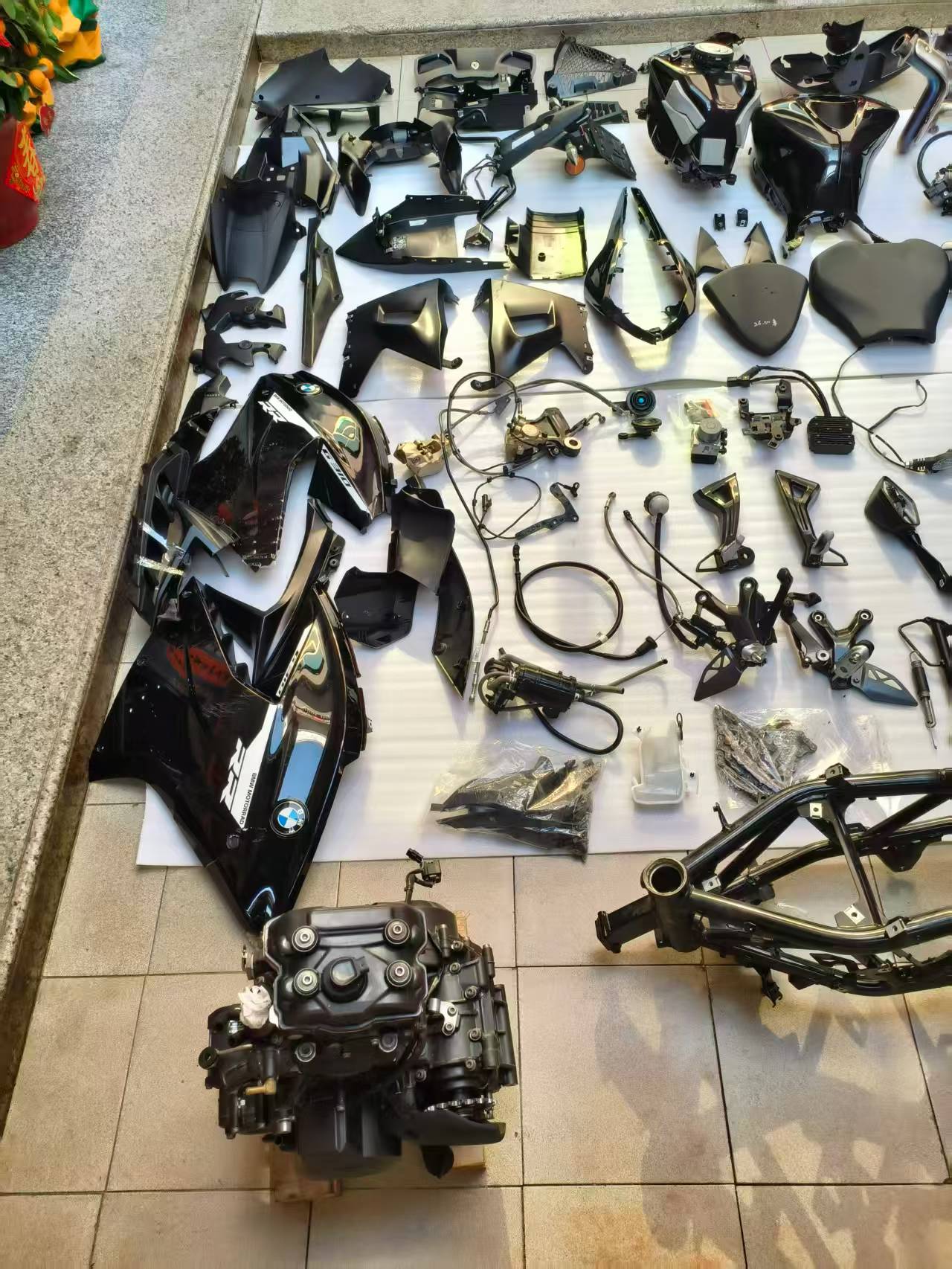 Complete Disassembled Engine & Bodywork Components - BMW G310RR (2025) - Ultra Low Mileage | OEM R109 Kit