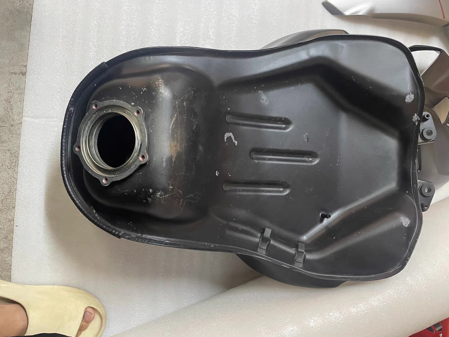 Genuine OEM Fuel Tank (17L) - Kawasaki Z1000 (2014-2020) | Rust-Free Interior & Professionally Repainted Matte Black #51001-0791-660