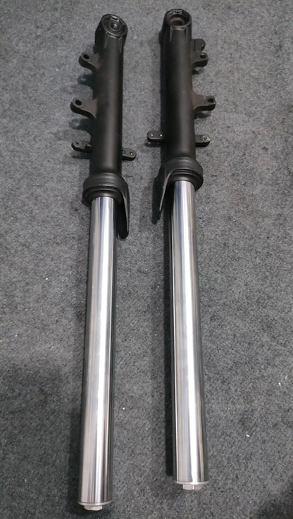 17-20 Yamaha MT07 Front Fork Suspension Straight Used