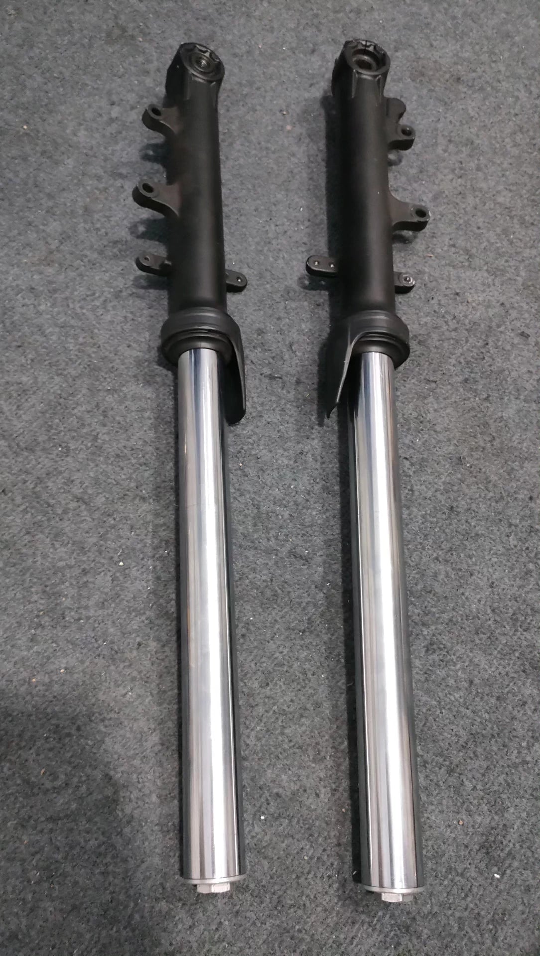 17-20 Yamaha MT07 Front Fork Suspension Straight Used