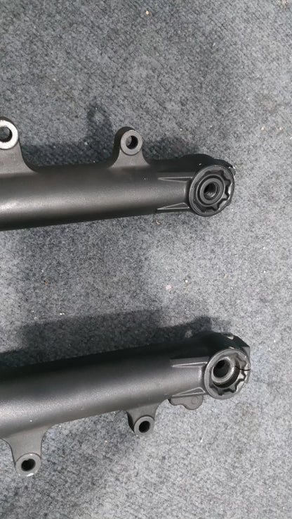 17-20 Yamaha MT07 Front Fork Suspension Straight Used