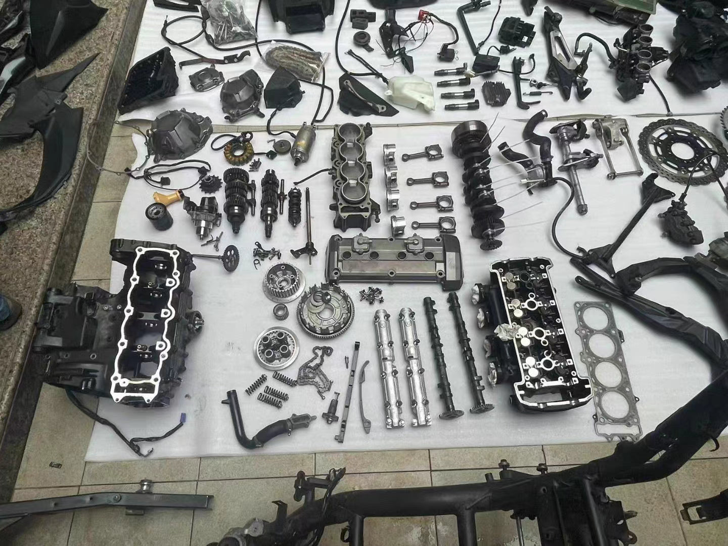 [Breaking for Spares] Kawasaki Z800 - All Parts Available | Complete Engine & Engine Internals | INQUIRE FOR PRICE