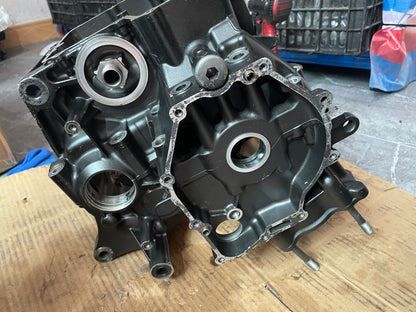 08-16 Yamaha YZFR6 R6 Crankcase Crank Case Engine Motor Block Piston Lot
