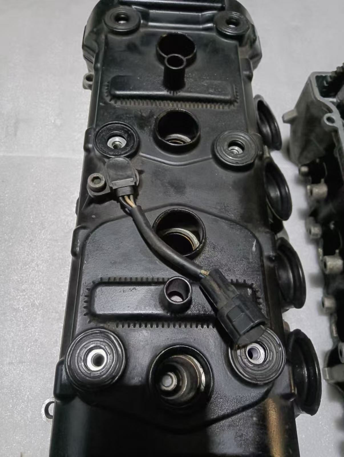 2006 Suzuki GSXR 600 GSXR600 Cylinder Head Engine Valve Cover Camshaft