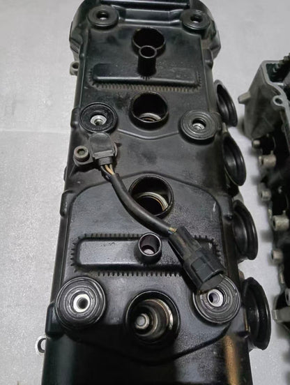 2006 Suzuki GSXR 600 GSXR600 Cylinder Head Engine Valve Cover Camshaft