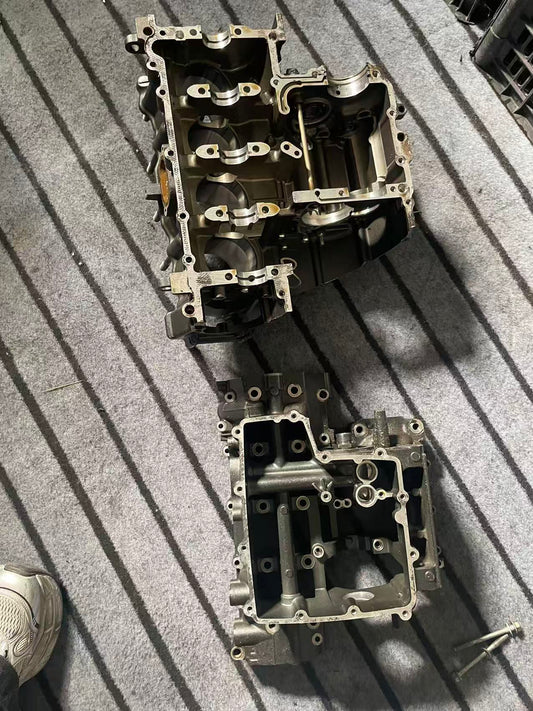 08-16 Yamaha YZFR6 R6 Crankcase Crank Case Engine Motor Block Piston Lot