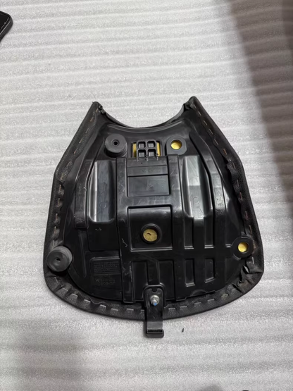 17-23 Kawasaki Z650 Front Seat OEM