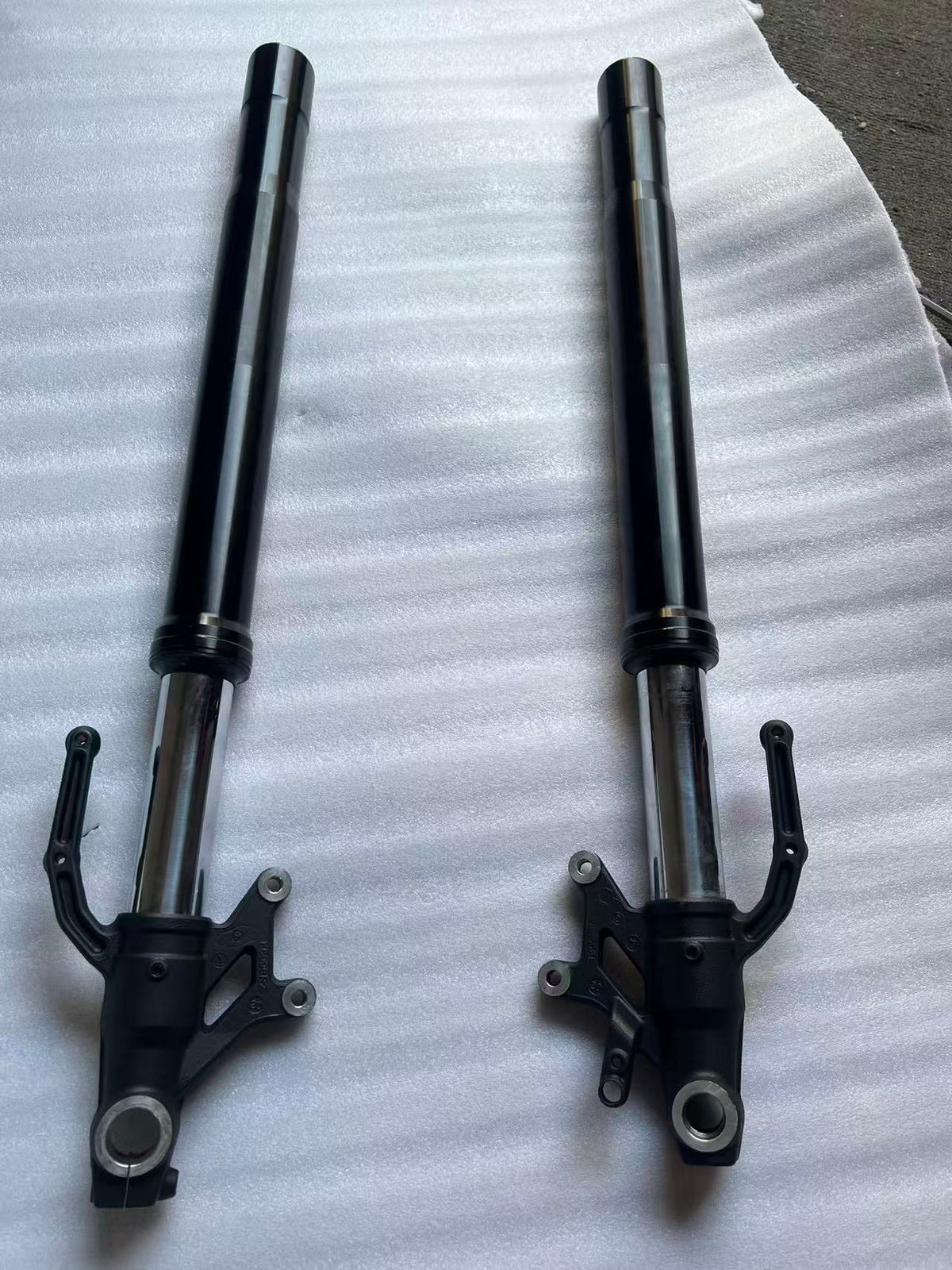 Used OEM Kawasaki Z900 Front Fork Set 44071-1222/1223 – OEM, Oil Drained PN:4407 — Photo 7 of 12