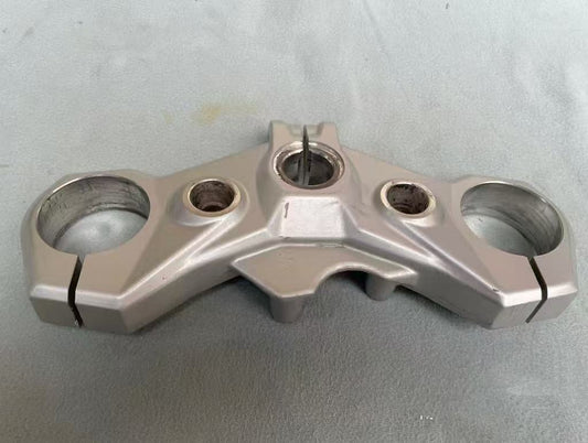 16-25 BMW G310R K03 Upper Triple Tree Steering Clamp Upper Fork Cross Brace 31428554115