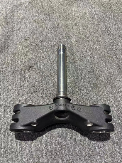 Used OEM Ducati Panigale  V4 959 1199 1299  Lower Triple Clamp+ Nut 12-19 | Complete Assembly